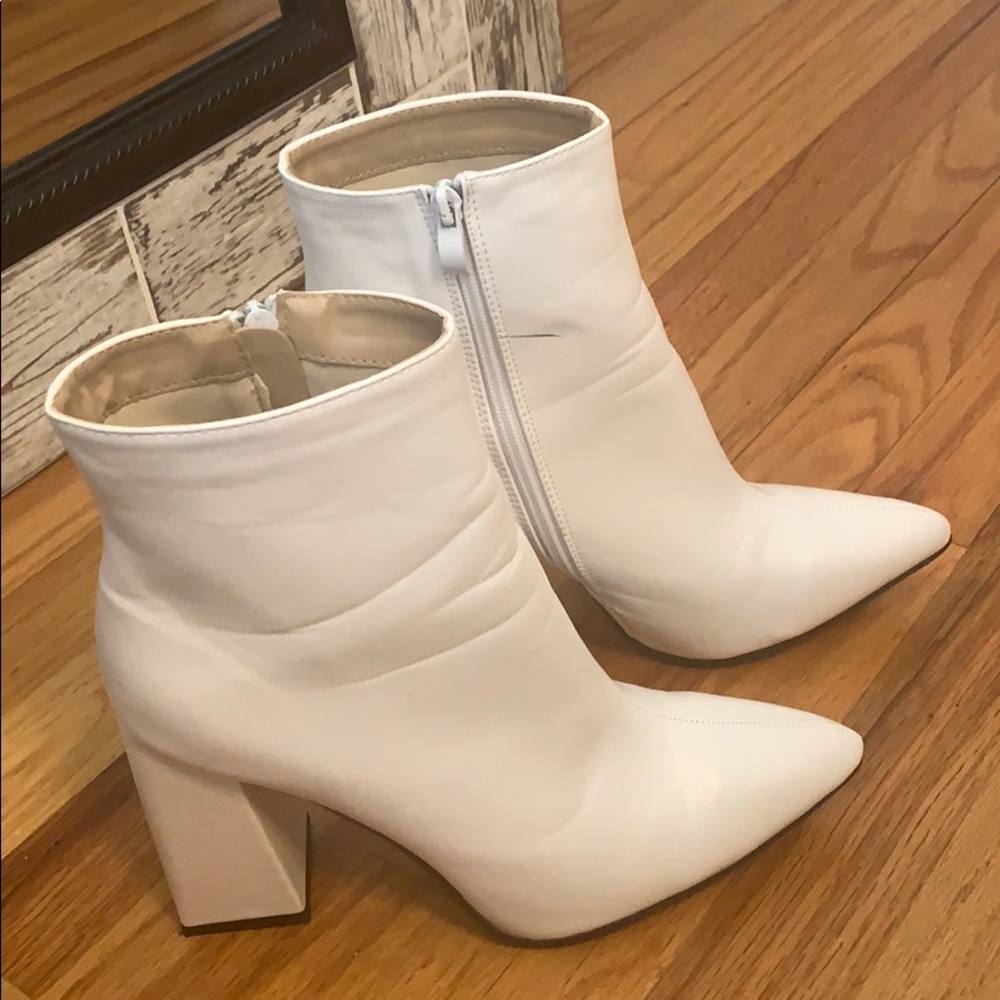 WHITE BOOTIES